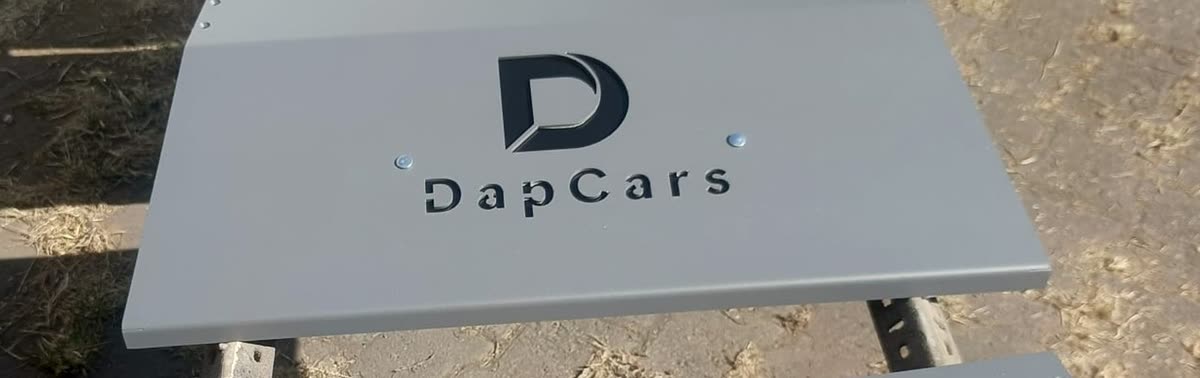 DAP Cars için logosu kesilmiş YılPlat rampaları