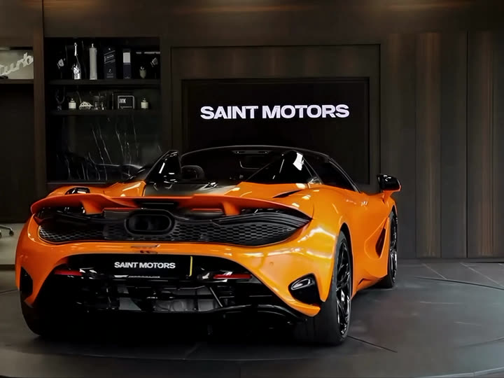 McLaren 750S Spider turning on a YılPlat, frame 4