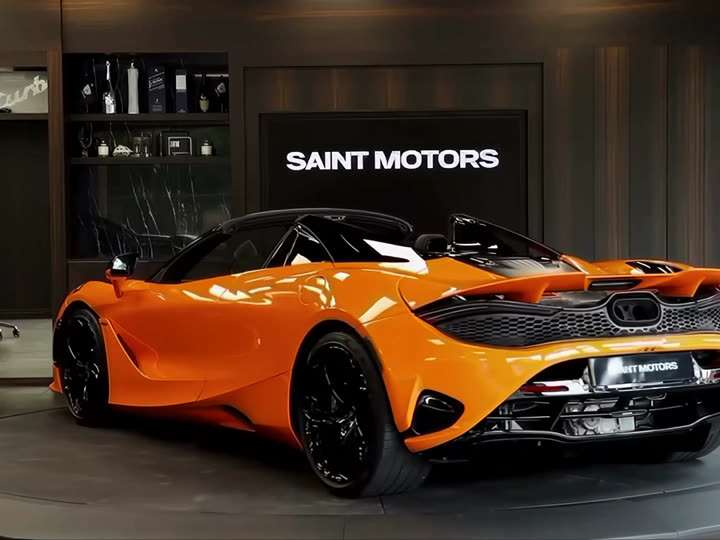 McLaren 750S Spider turning on a YılPlat, frame 5