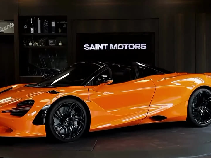 McLaren 750S Spider turning on a YılPlat, frame 7